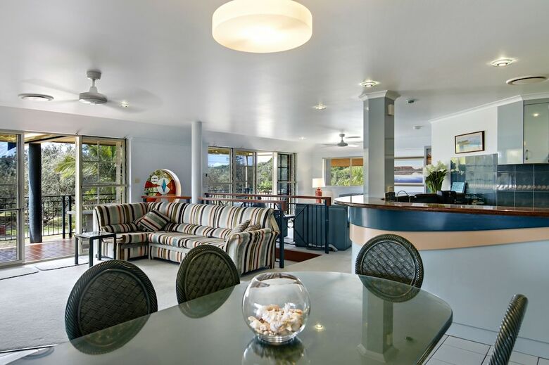 Apartamentos Sea Breeze On Main Beach