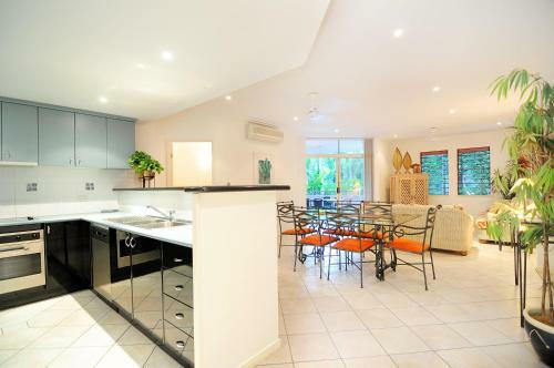 Aparthotel Oasis At Palm Cove