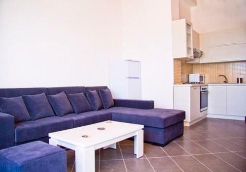 2 Beachfront Apartments + Parking + Wifi