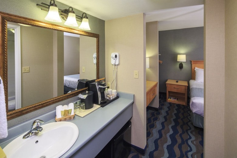 Accent Inn Vancouver Airport Hotel