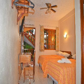 Tres Banderas Hotel(hdo)