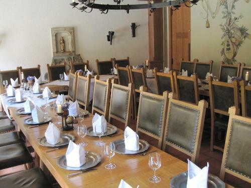 Hostal Hotel Garni Schloss Sch�nke