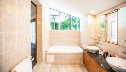 Four Mile Beach Retreat