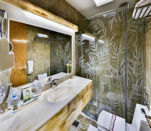 Golden Dune Hotel & Suite
