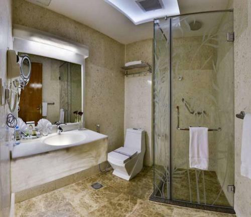 Golden Dune Hotel & Suite