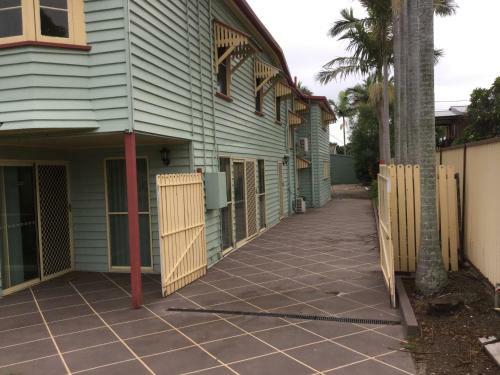 Redcliffe Holiday Let