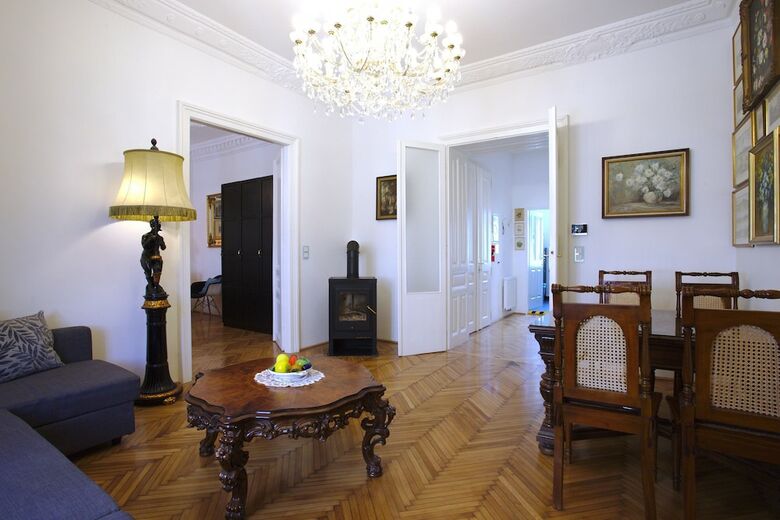 7th Heaven Vienna Center Apartments