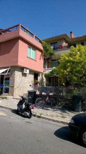 Hostal Summer Sz Guest House