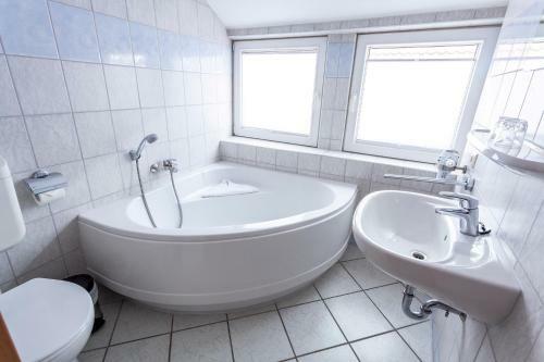 Hostal U-nautic Restaurant & Pension