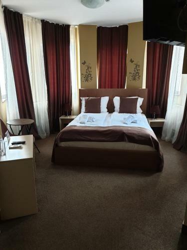 Hostal Downtown Plovdiv Family Hotel