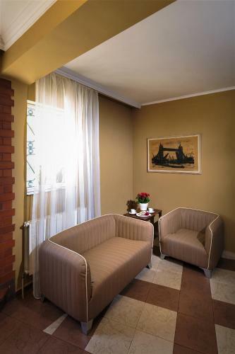 Hostal Downtown Plovdiv Family Hotel