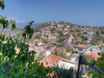 Hostal Komi Lofou Traditional House