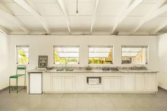 La Negra Surf Hotel & Soda