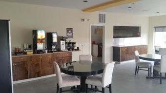 Posada Orca Inn Suites