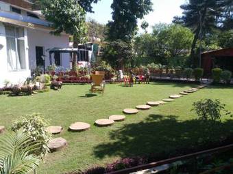 Hotel Toppers Corner