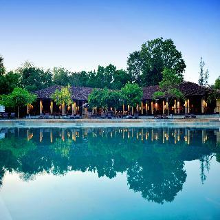 Hotel Chaaya Village