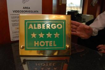 Hotel Motel Top