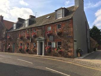 Hostal The Crown Guest House