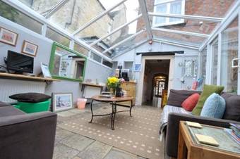 Hostal The Witney Guest House