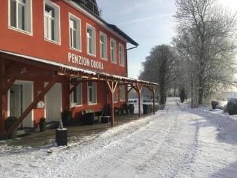 Hostal Penzion Obora