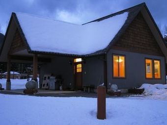 Mountain Town Properties Aladar's Guest Cabin