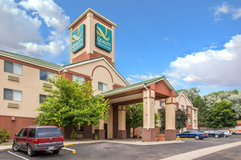 Hotel Quality Inn & Suites