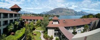 Hotel Copthorne Lakefront