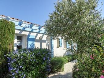 Holiday Home Les Bardi�res