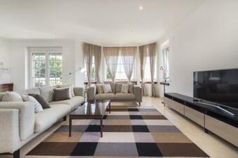 Olala Sea & City View Villa