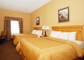 Hotel Comfort Suites Airport