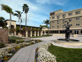 Hotel Ramada Inn & Plaza