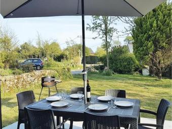 Three-bedroom Holiday Home In Erdeven