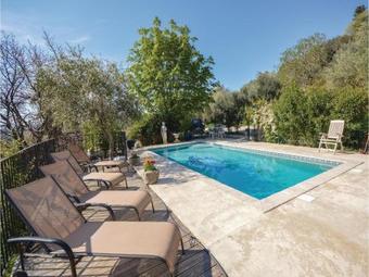 Three-bedroom Holiday Home In Speracedes