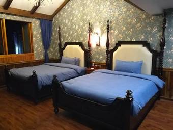 Hostal Flower Time Inn