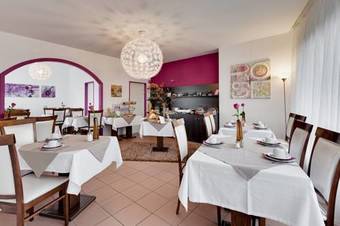 Base1 Hotel Grenzblick