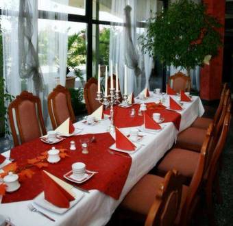 West Hotel An Der S�chsischen Weinstrasse