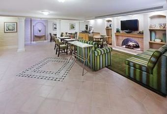 Hotel La Quinta Victoria