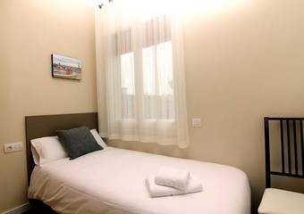 Classbedroom Apartments IV