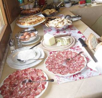 Sovana Hotel & Resort