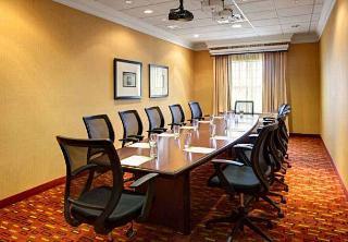 Holiday Inn Hotel & Suites London