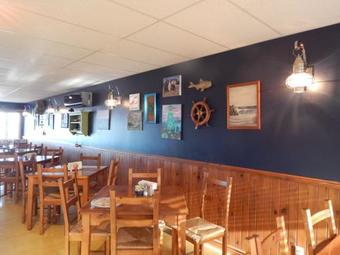 Apartamentos The Crow's Nest, Digby - Shore Thing Seafood - Galley & Quarters
