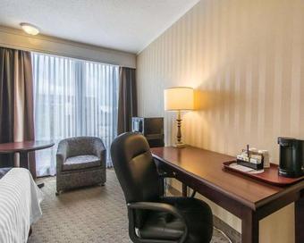 Hotel Quality Inn & Suites Downtown Charlottetown