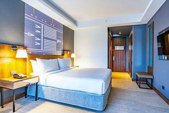 Hotel Courtyard By Marriott Santiago Airport