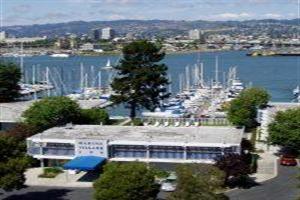 Hotel Marina Village Inn