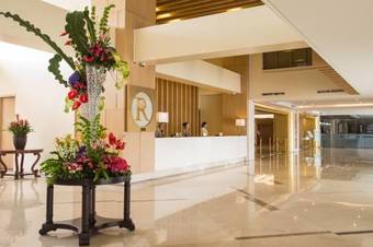 Royce Hotel & Casino