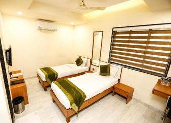 De Grandeur Hotel & Banquets