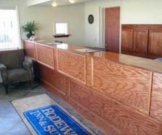 Hotel Rodeway Inn & Suites