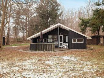 Four-bedroom Holiday Home In Melby