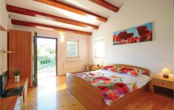 Holiday Home Oric Stari Grad III