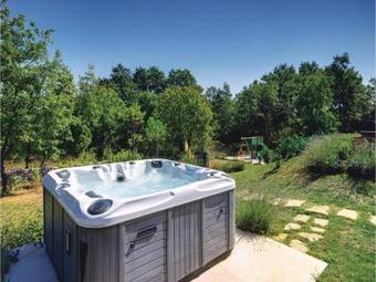 Holiday Home Rezanci III